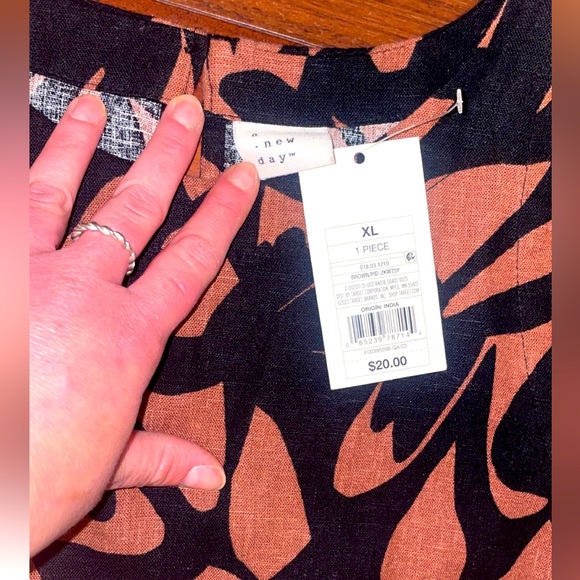 NWT Sleeveless Dress - Picture 2 of 2